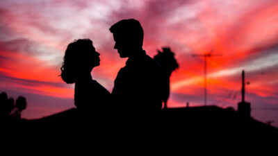 Konuşurken sevgilisinin gözleri doldu! Sevgilisinin sözleriyle duygulanan kişinin gözleri