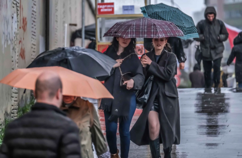 İstanbul ve Birçok Kentte Sağanak Alarmı! Meteoroloji’den Kritik Uyarılar Meteoroloji Genel Müdürlüğü’nün yayımladığı
